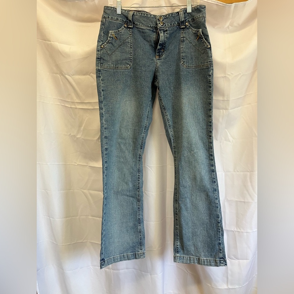 Blue Flare Wide Leg Jeans with Vintage-Inspired Wash